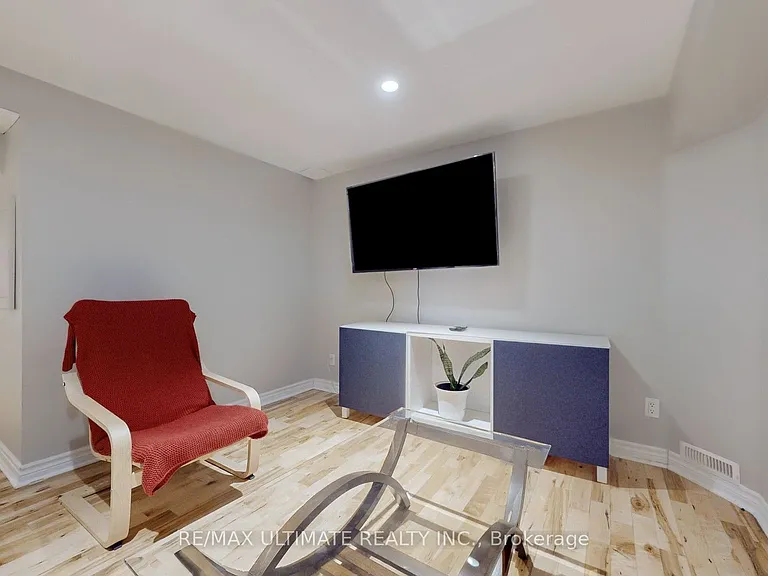 3081 Olympus Mews — Photo 34
