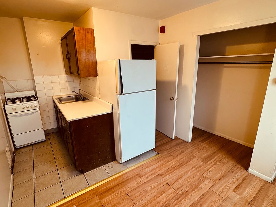 1st image of 2601 E Clearfield St #4