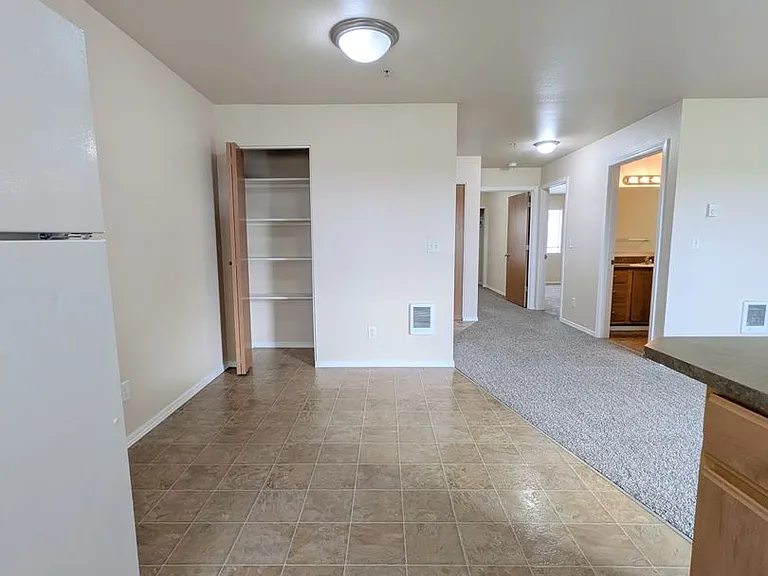 Wellesley Park Apartments — Photo 12