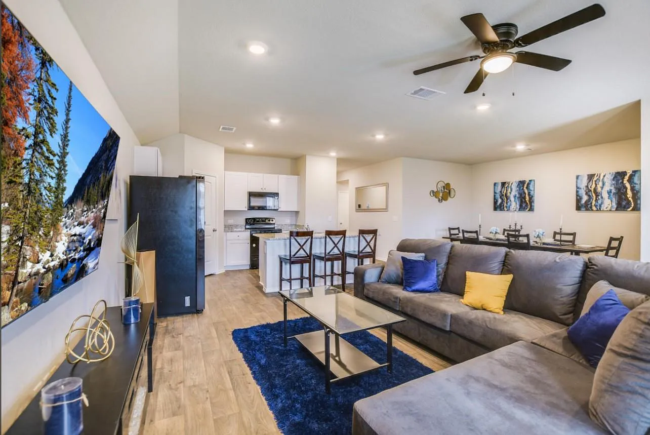 4 bed, 2.0 bath, 1845 sqft, $2,100 — Photo 4