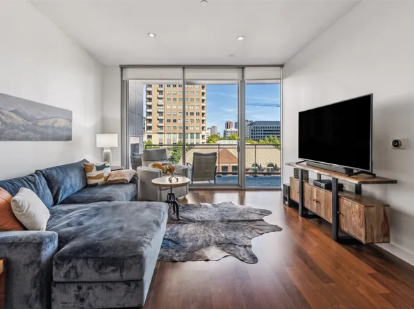 2900 McKinnon St APT 407, Dallas, TX 75201