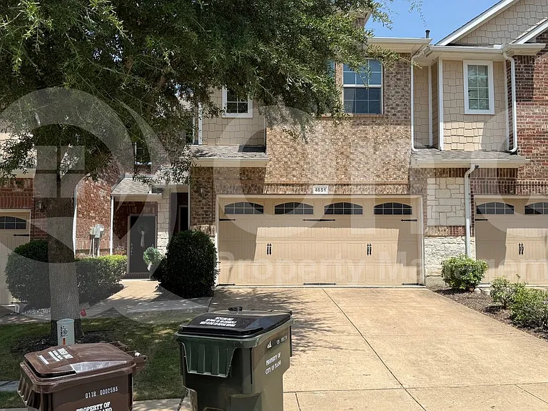4651 Penelope Ln — Photo 2