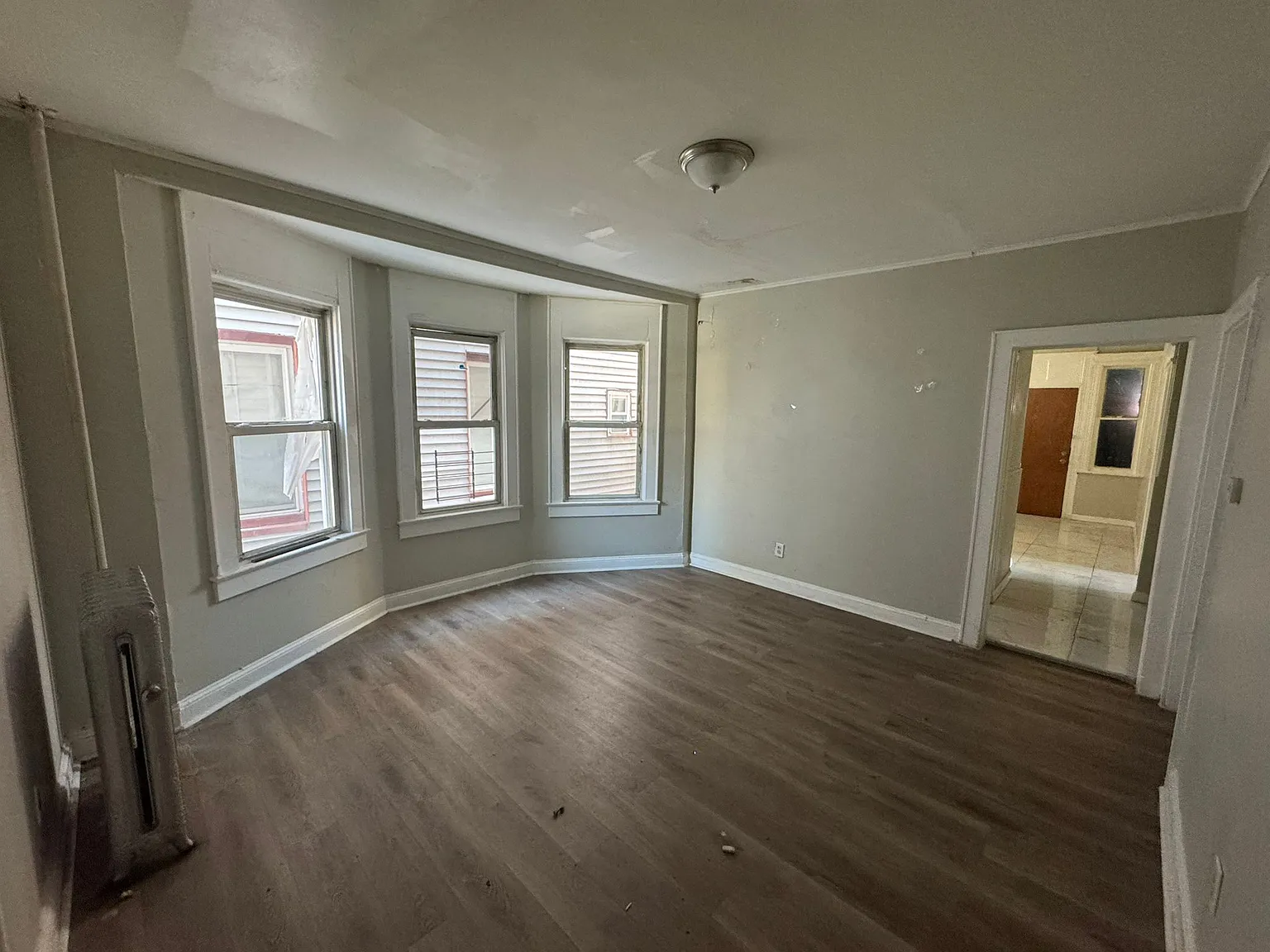 3 bed, $2,200 — Photo 2