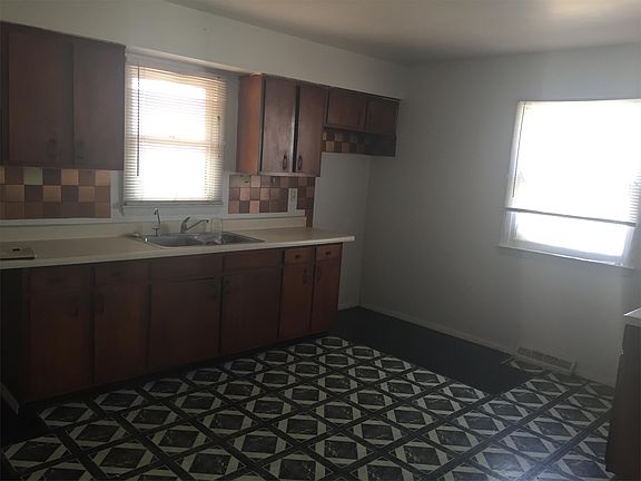 3rd image of 3251 W 51st Pl