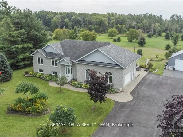3782 Etienne Rd, Ottawa, ON K0A 3E0