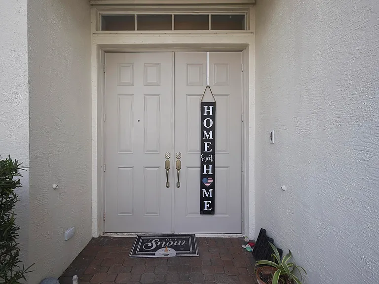 11585 SW Fieldstone Way — Photo 2