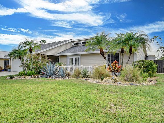 2nd image of 9322 Longmeadow Circle