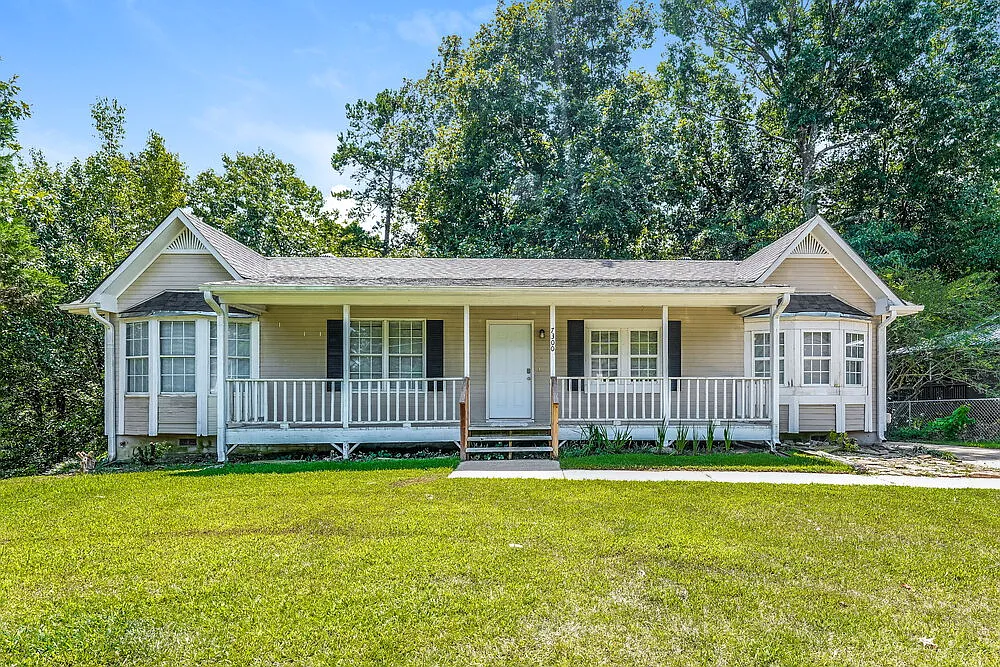 4 bed, 2.0 bath, 1342 sqft, $1,540 — Photo 1