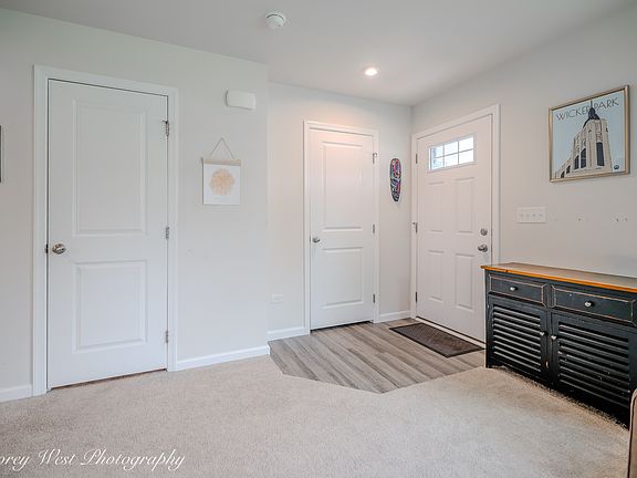 3rd image of 450 Cardinal Way