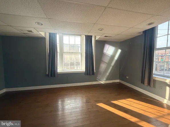 132 W Washington St #200, Charles Town, WV 25414