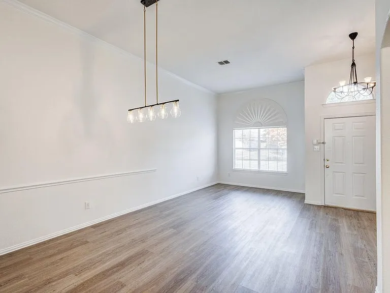 857 Dalmalley Ln — Photo 8
