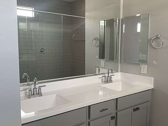3rd image of 17834 W Via De Luna Dr