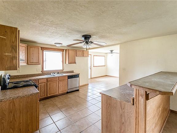 3rd image of 701 N Adams Ave