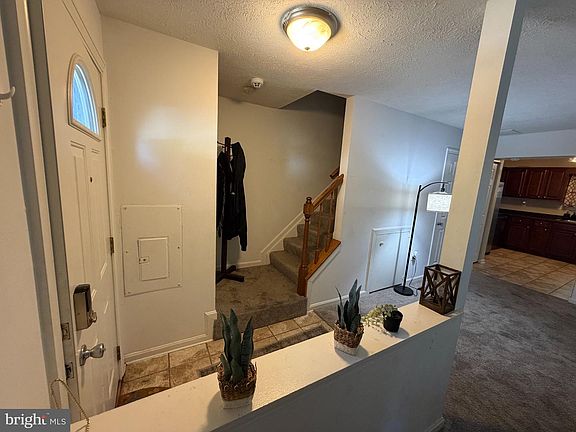 5th image of 32 Meadowside Ct