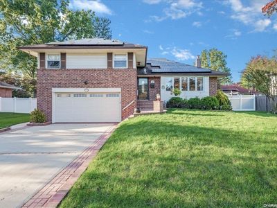 517 Queen Street, Westbury, NY, 11590