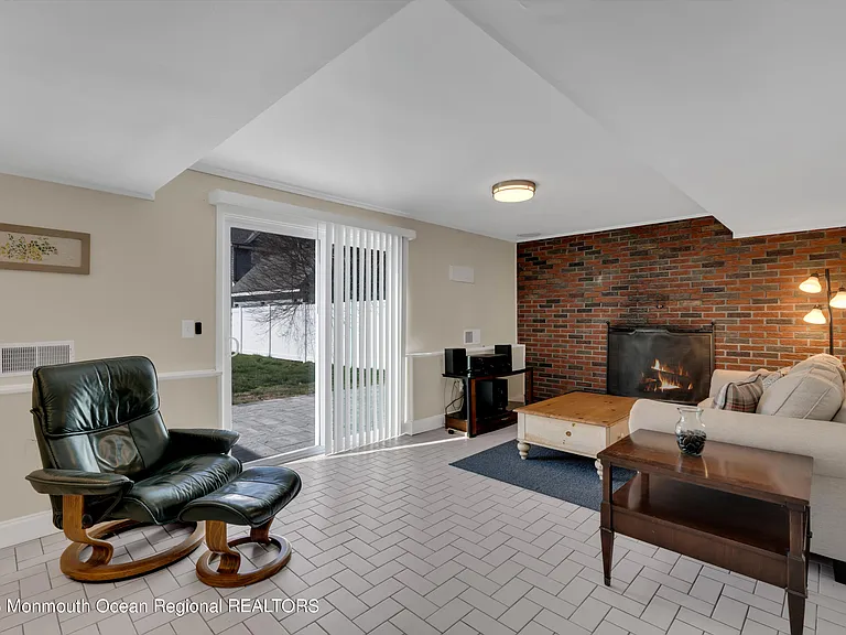 415 15th Ave — Photo 28