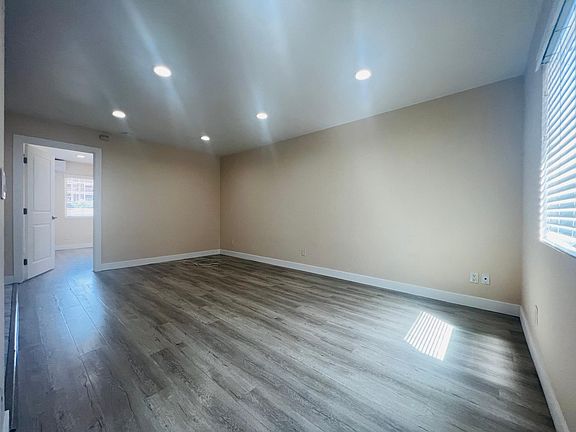 4th image of 172 N Mariposa Ave APT E