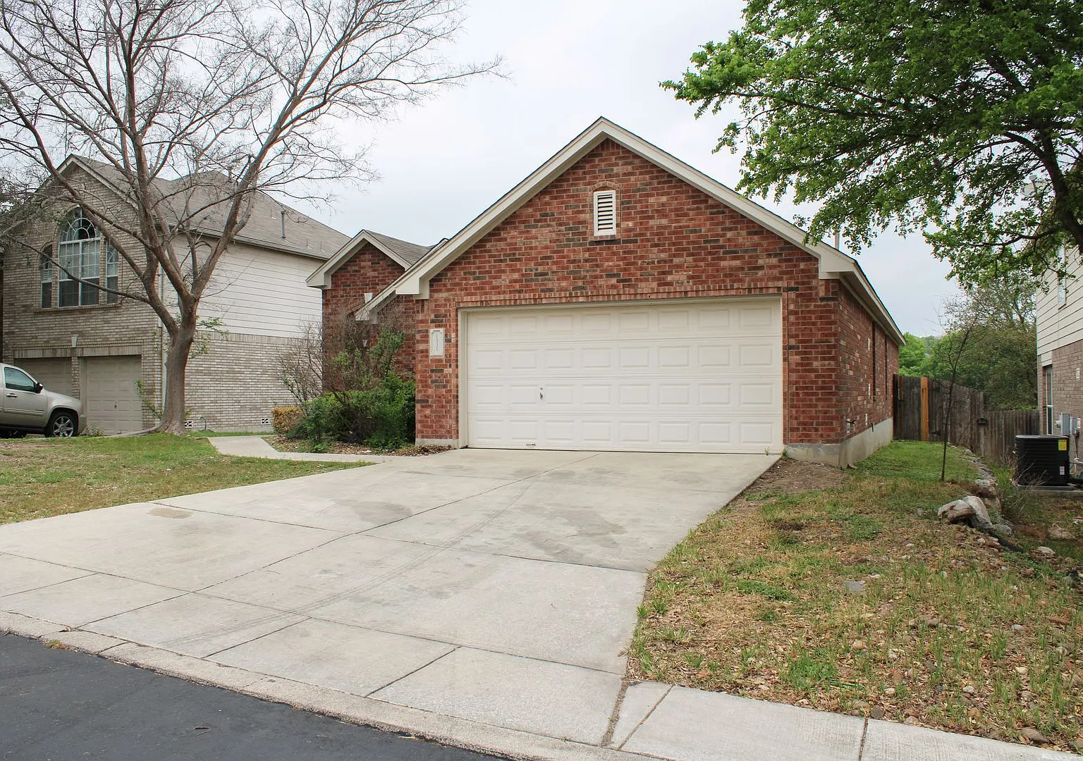 4-Bedroom In Mount Arrowhead — Photo 3