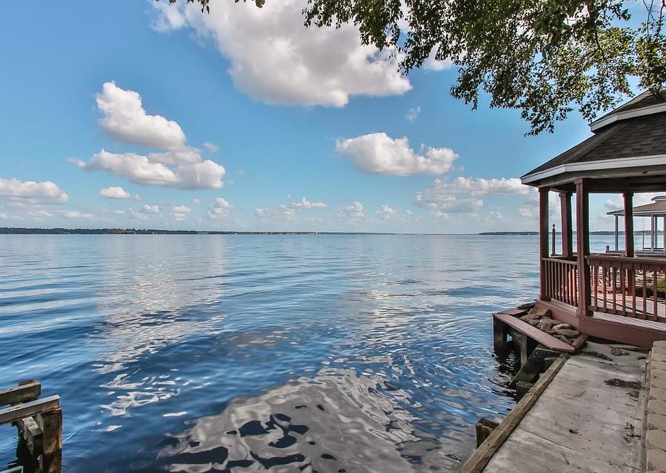 1st image of 139 Sarasota Cir S