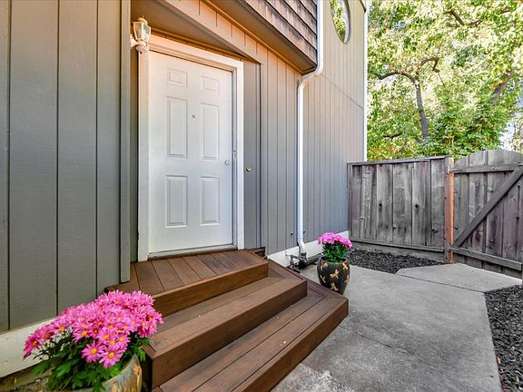 4th image of 1176 Bird Ave