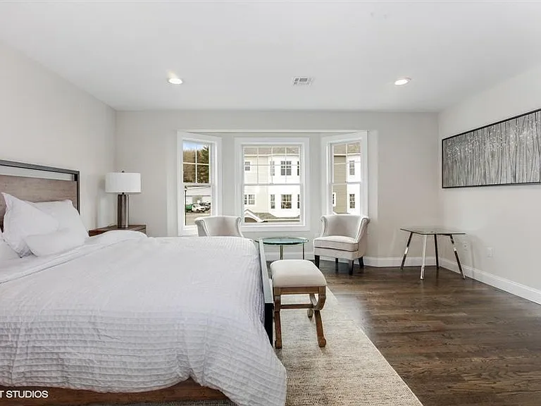 Belmont Estates Townhomes — Photo 17