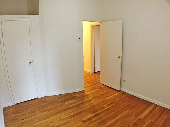 4th image of 306 W 93rd St #48