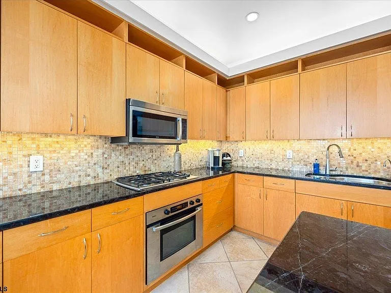 7701 Atlantic Ave #33A — Photo 17