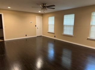 2121 Mouser St, Dallas, TX 75203