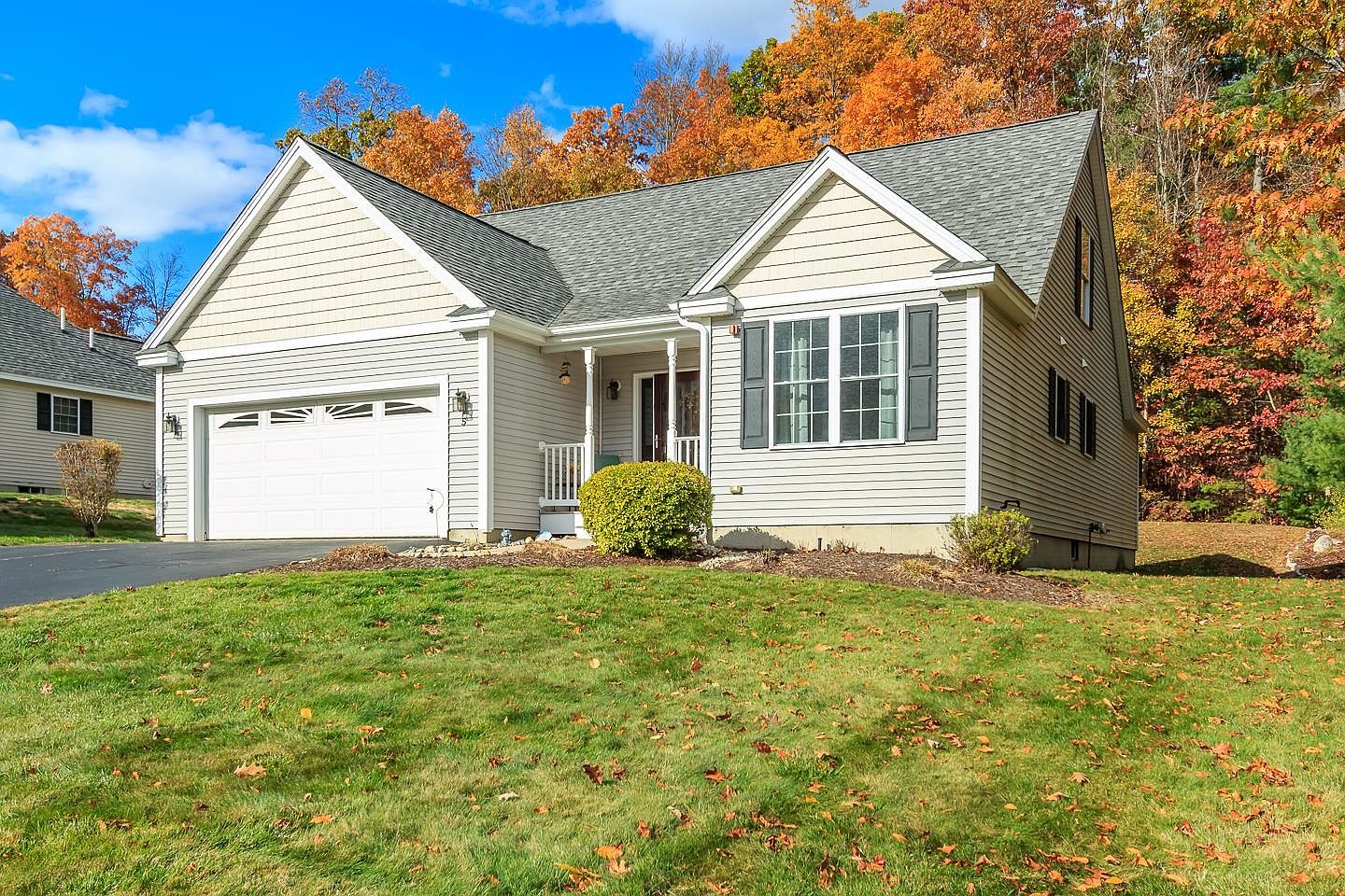 5 Shaker Hill Road, Hooksett, NH 03106 | Zillow
