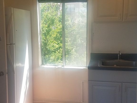 2nd image of 1-9 Edward St #5