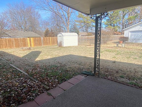 4th image of 2703 W Parkwood Dr