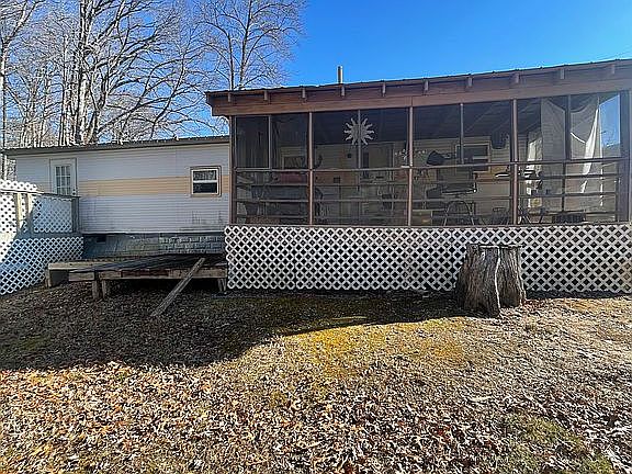3rd image of 610 Moore Blvd