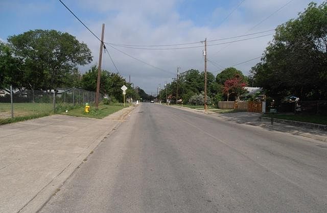 2nd image of 619 W Gerald Ave