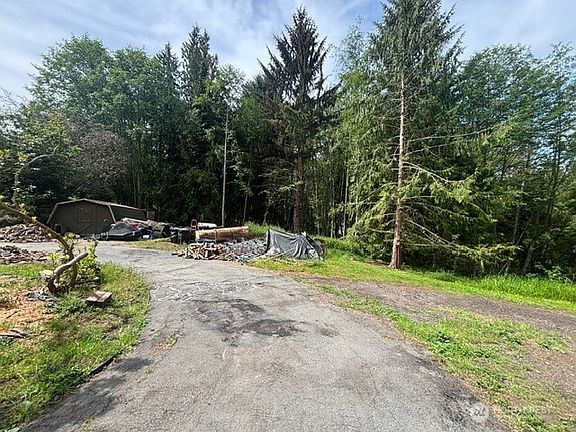 5th image of 143 Johnson Lane