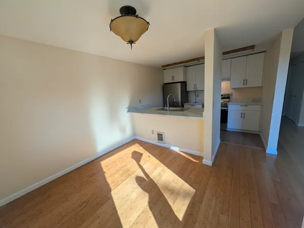 4316 W Lake Sammamish Pkwy SE #H302, Issaquah, WA 98027