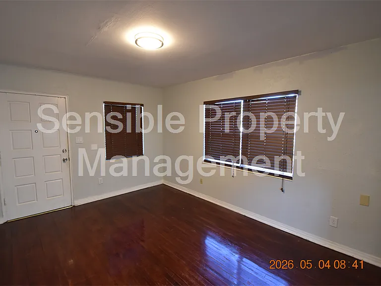 2801 Sanders Dr — Photo 3
