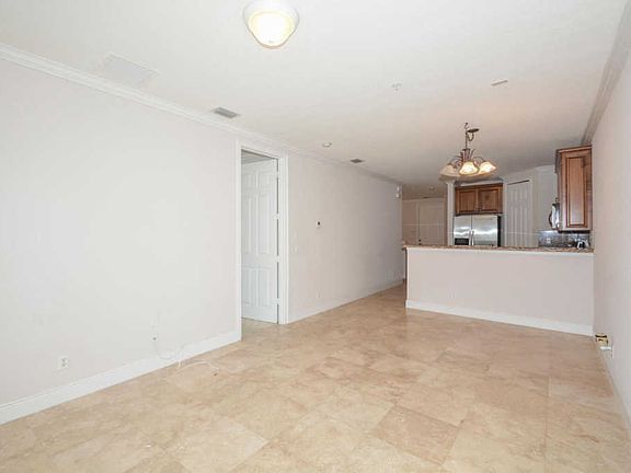5th image of 3033 Waterside Cir #3033