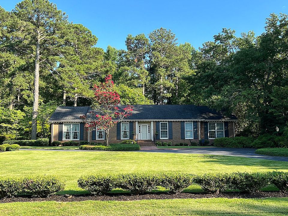 1st image of 124 Amherst Dr