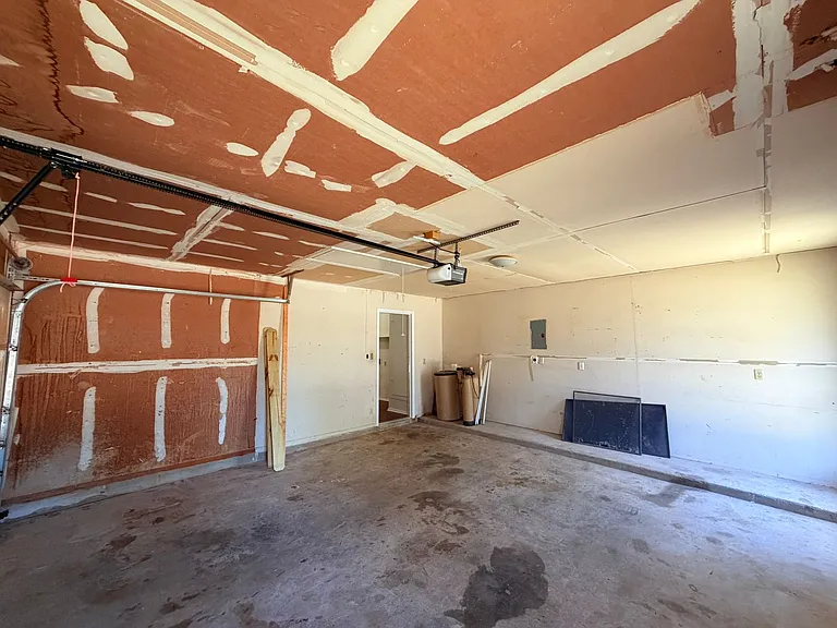 2013 James Pl — Photo 32