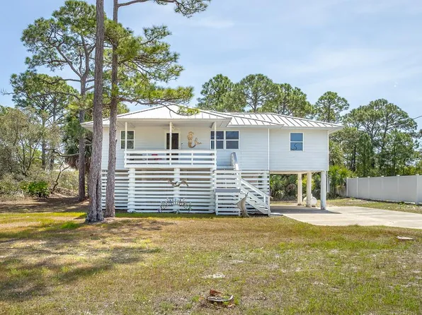 980 W Bay Shore Dr, Eastpoint, FL 32328