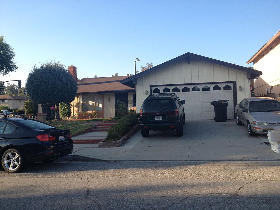 1st image of 1721 E Woodridge Cir
