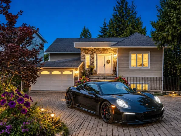 1041 Prospect Ave, North Vancouver, BC V7R 2M6