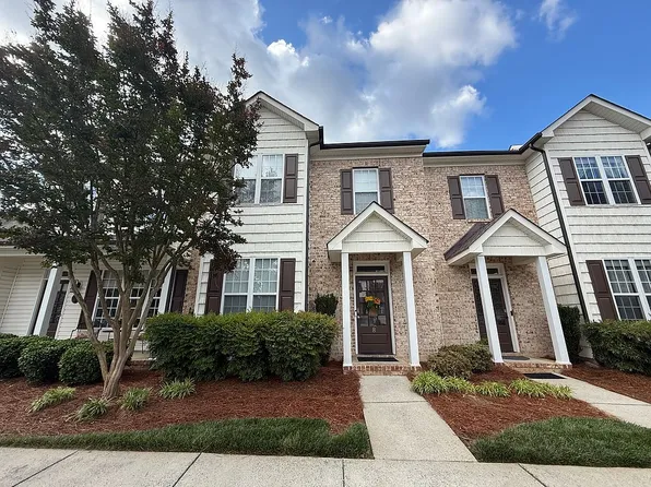 8 Viburnum Ln, Greensboro, NC 27455