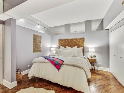 165 N Canal St APT 517, Chicago, IL, 60606