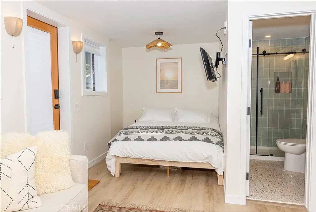 Studio, 500 sqft, $2,900 — Photo 4