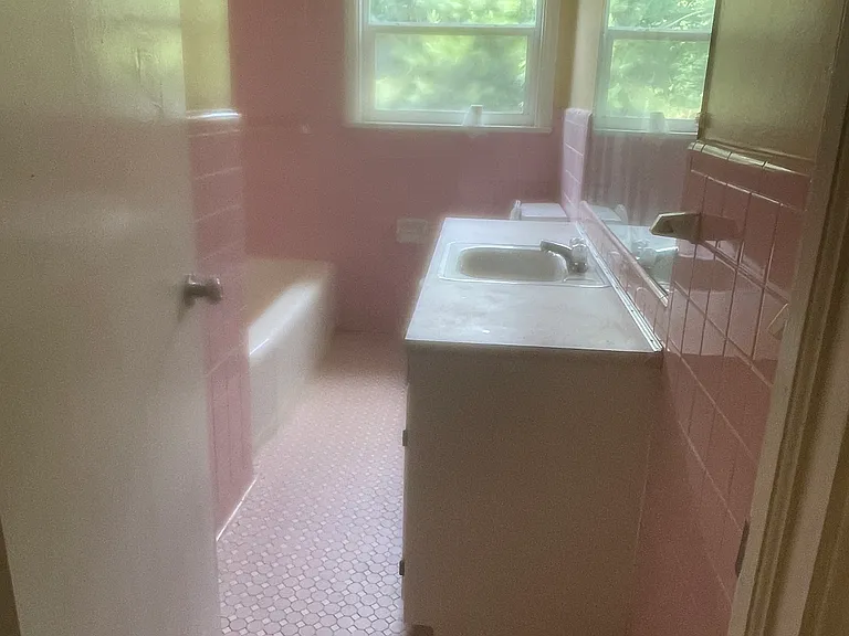 4700 36th Ave — Photo 7