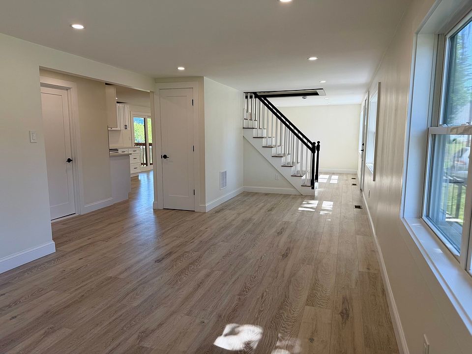 1st image of 37 Karen St