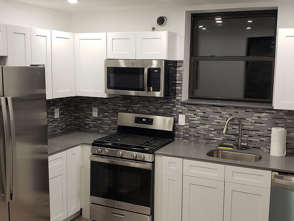 1st image of 50 King St Unit 3