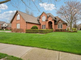 6962 Muirfield Dr, Shelby Township, MI 48316