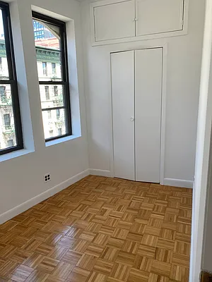 Rented by M.Grossman R.E. Management | media 20